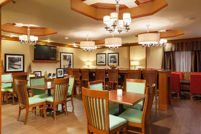 Hampton Inn Elkton 4