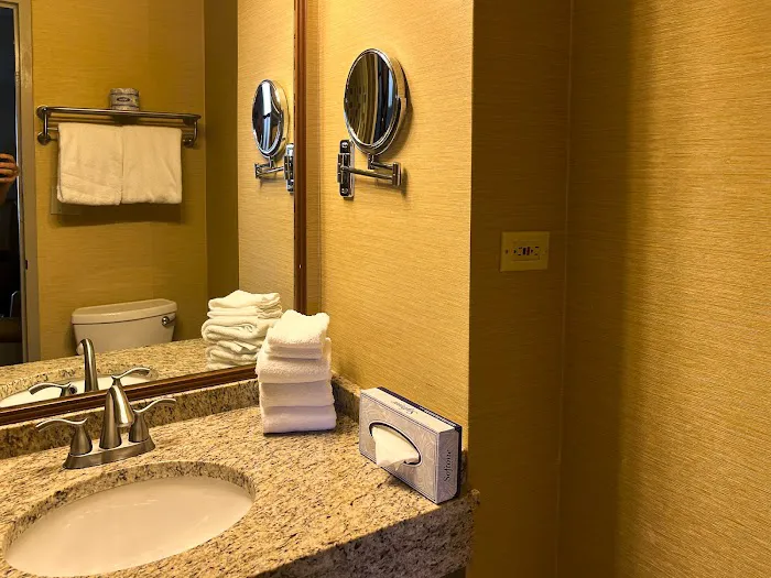 The Claridge Hotel 4
