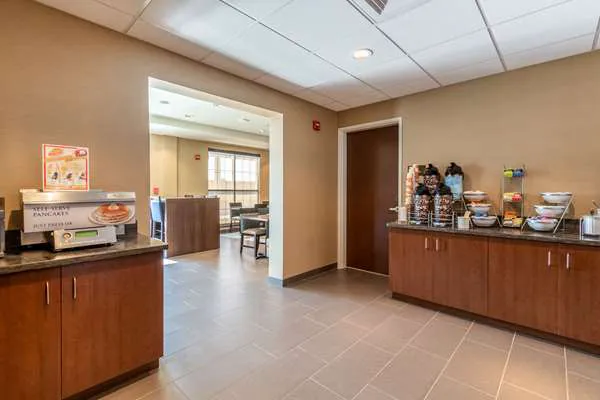 Comfort Inn & Suites - Harrisburg Airport - Hershey South 4