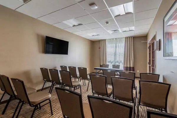 Comfort Inn & Suites - Harrisburg Airport - Hershey South 4