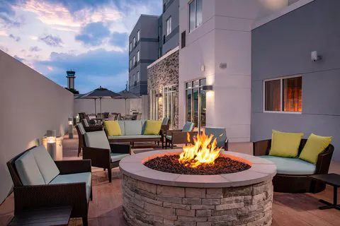 Fairfield Inn & Suites Harrisburg International Airport 4