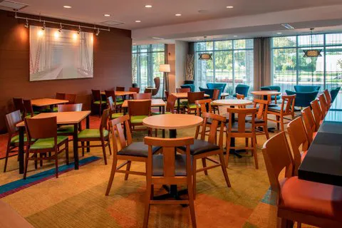 Fairfield Inn & Suites Harrisburg International Airport 4