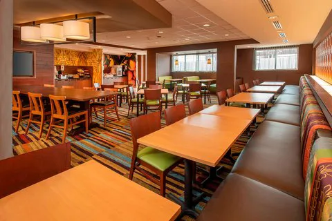 Fairfield Inn & Suites Harrisburg International Airport 4