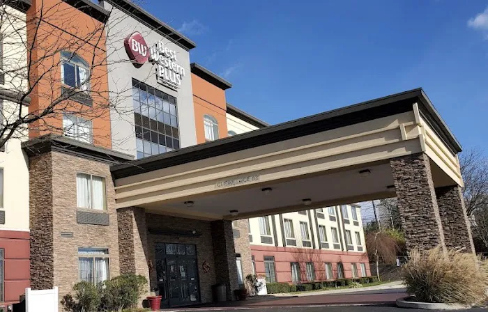 Harrisburg East Inn and Suites 4