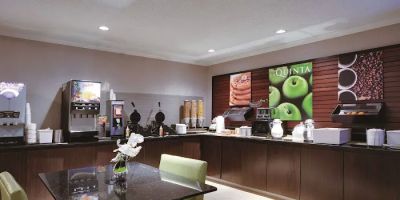 La Quinta Inn & Suites by Wyndham Harrisburg Airport Hershey