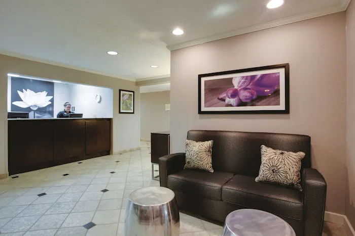 La Quinta Inn & Suites by Wyndham Harrisburg Airport Hershey 4