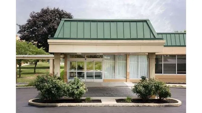Days Inn & Suites by Wyndham York 4