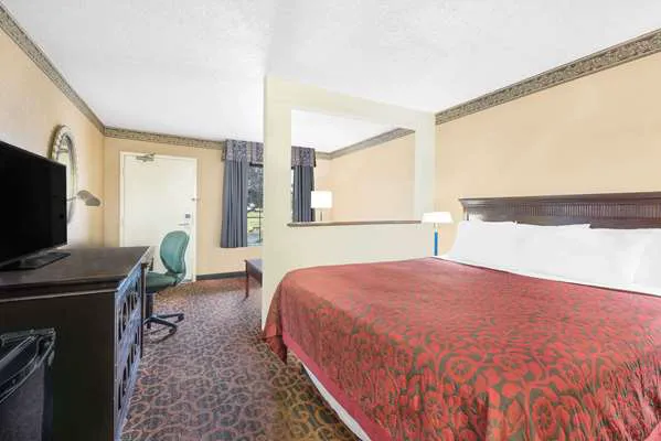 Days Inn & Suites by Wyndham York 4
