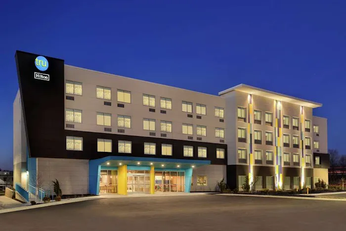 Tru by Hilton York 4