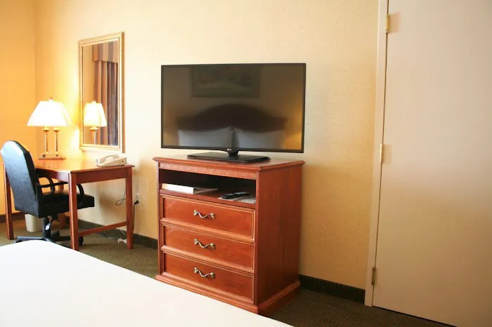 Holiday Inn Express & Suites Drums-Hazleton (I-80) by IHG 4
