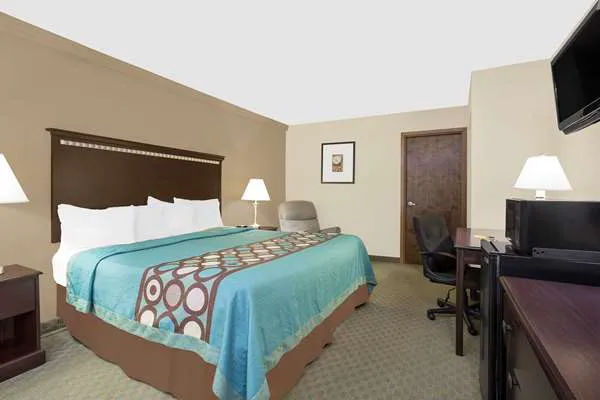 Super 8 by Wyndham Danville 4