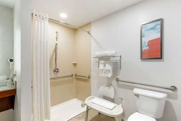Comfort Suites 4
