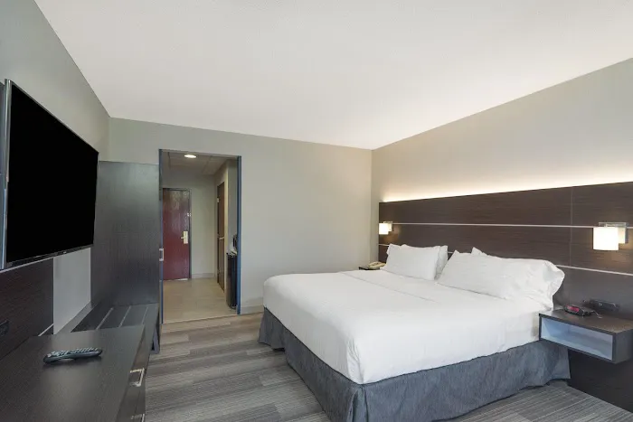 Holiday Inn Express Bloomsburg by IHG 4