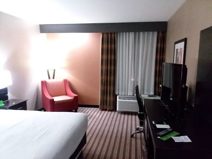 La Quinta Inn & Suites by Wyndham Harrisburg-Hershey 4