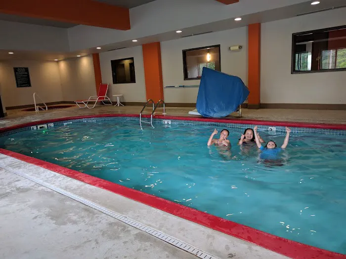 La Quinta Inn & Suites by Wyndham Harrisburg-Hershey 4