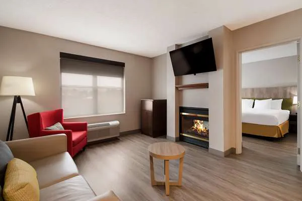 Country Inn & Suites by Radisson, Harrisburg Northeast - Hershey 4