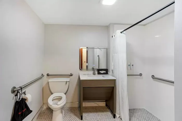 Comfort Inn & Suites Harrisburg-Hershey North 4