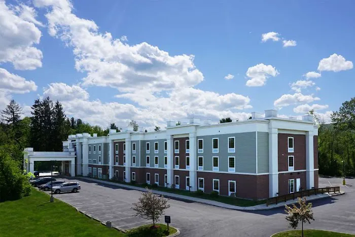 Hampton Inn & Suites Berkshires-Lenox 4