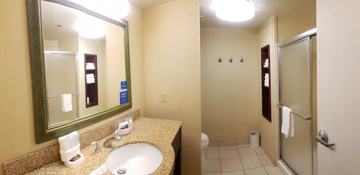 Hampton Inn & Suites Berkshires-Lenox 4