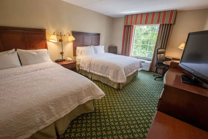 Hampton Inn & Suites Berkshires-Lenox 4