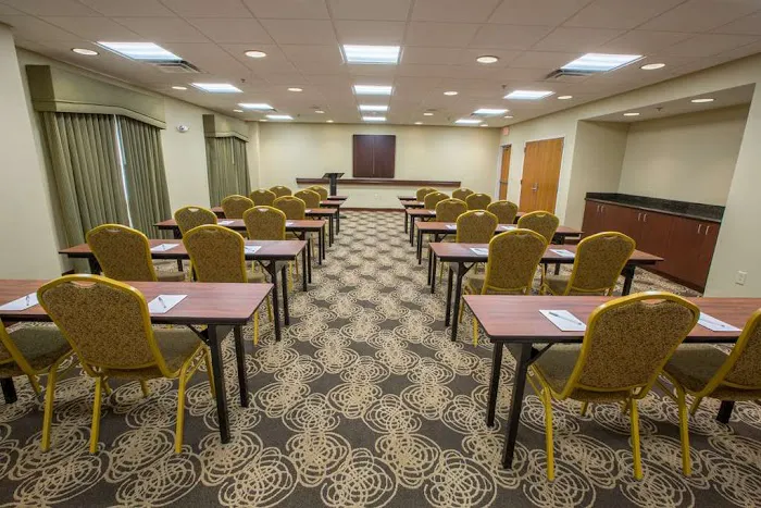 Hampton Inn & Suites Berkshires-Lenox 4