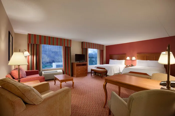 Hampton Inn & Suites Hartford/East Hartford 4