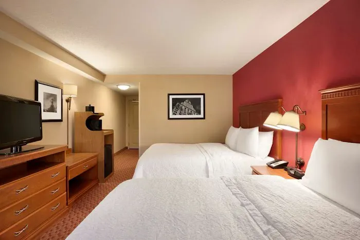 Hampton Inn & Suites Hartford/East Hartford 4