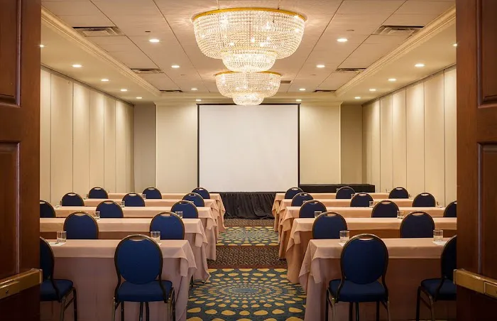 Holiday Inn Hartford Downtown Area by IHG 4