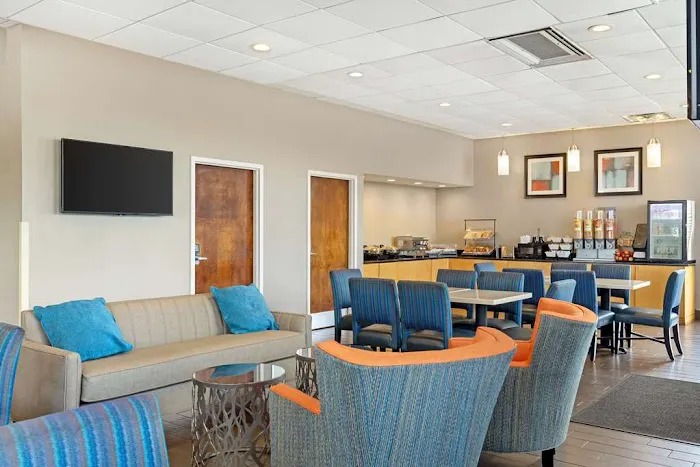 Best Western Hartford Hotel & Suites 5