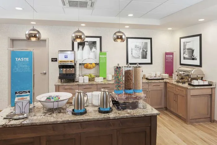 Hampton Inn & Suites Rocky Hill - Hartford South 4