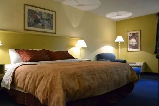 Travelodge by Wyndham Windsor Locks 4