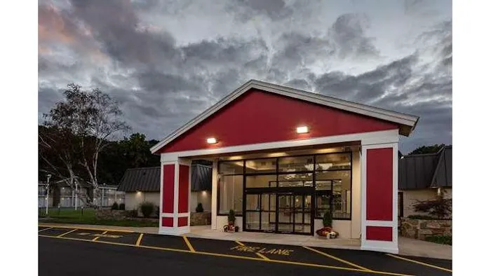 Ramada by Wyndham Hartford North / Bradley Airport 4
