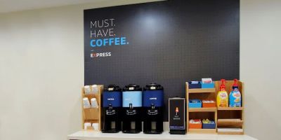 Holiday Inn Express & Suites Bradley Airport by IHG
