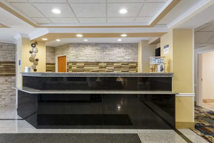 Best Western Plus New England Inn & Suites 4