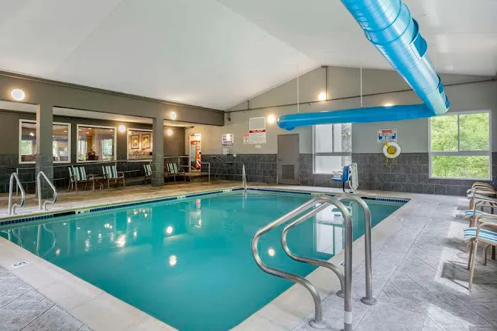 Best Western Plus New England Inn & Suites 4