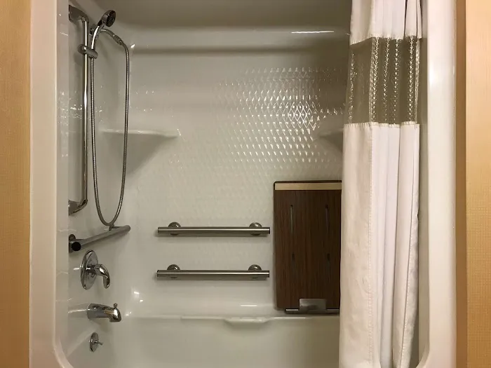 Best Western Plus New England Inn & Suites 4