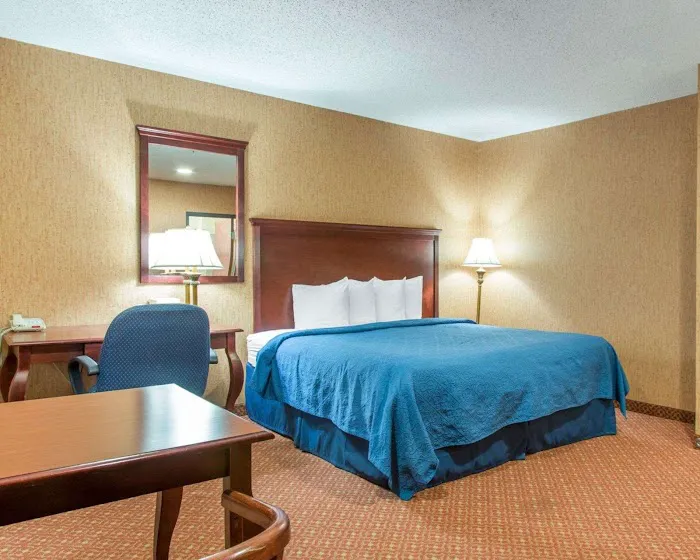 Quality Inn & Suites 4
