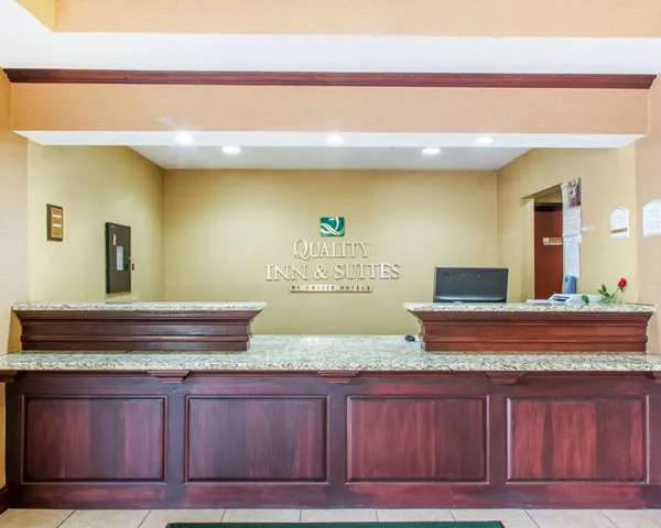 Quality Inn & Suites 4
