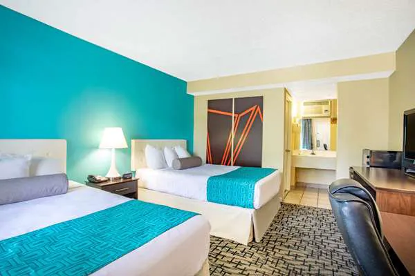 Howard Johnson by Wyndham Rocky Hill 4
