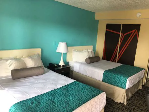 Howard Johnson by Wyndham Rocky Hill 4