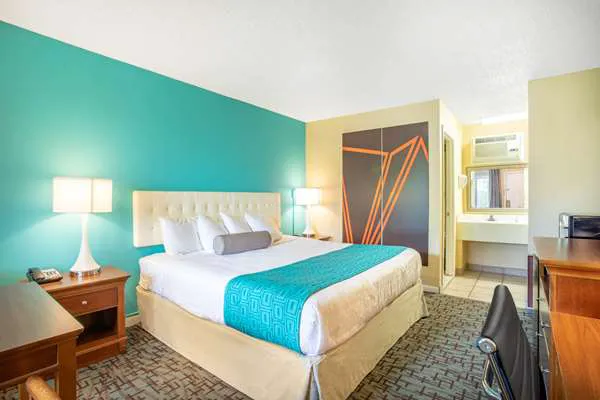Howard Johnson by Wyndham Rocky Hill 4