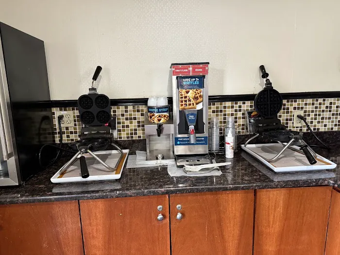 Hamden Hotel & Suites 4