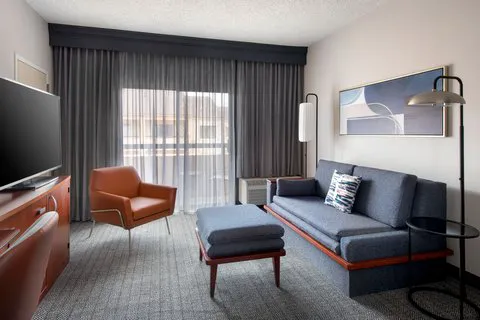 Courtyard New Haven Wallingford 4