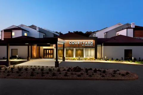 Courtyard New Haven Wallingford 4