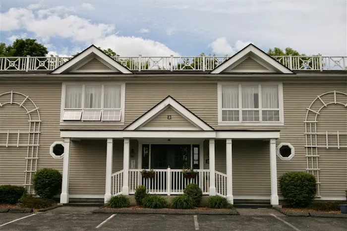 The Central Downtown Inn & Suites 4