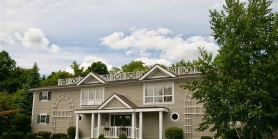 The Central Downtown Inn & Suites