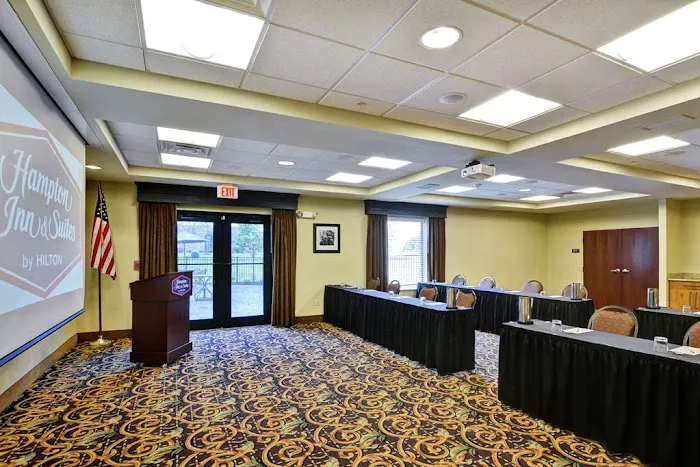 Hampton Inn & Suites New Hartford 4