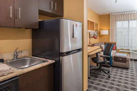 TownePlace Suites New Hartford 4