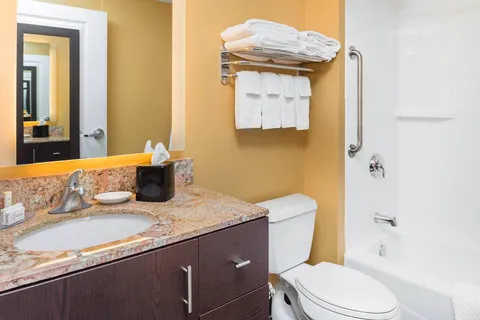 TownePlace Suites New Hartford 4
