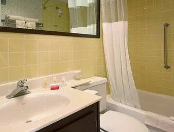 Ramada New Hartford 4